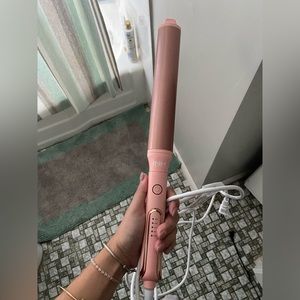 INH blowout curler. XL curls